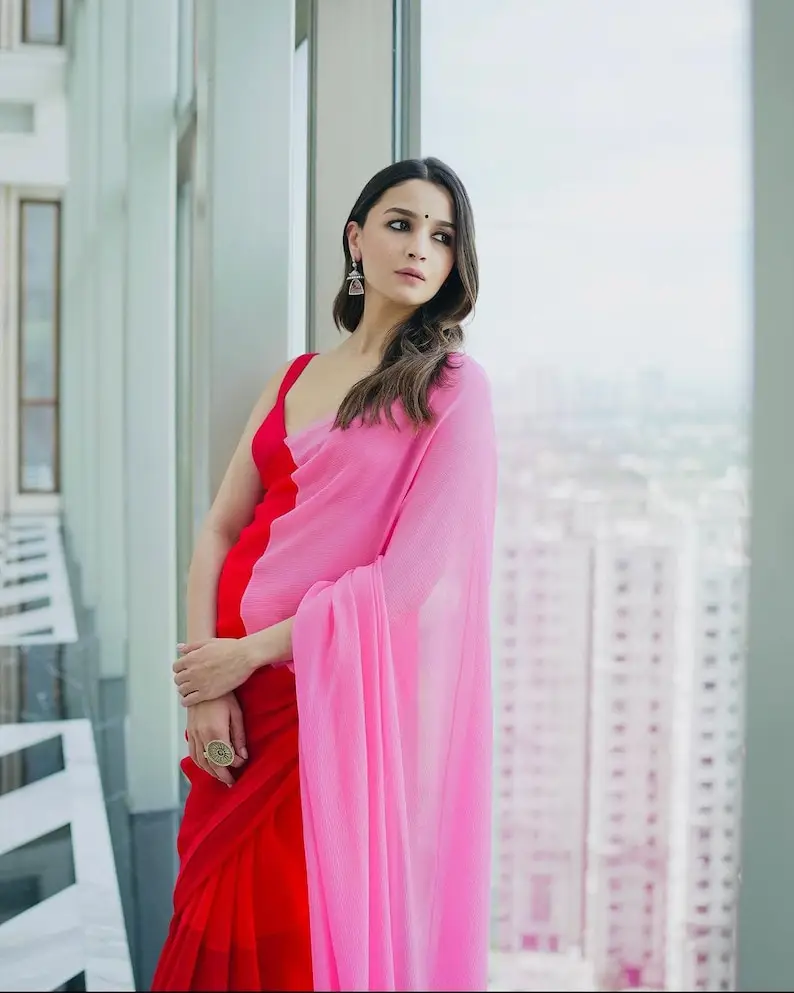 Alia Bhatt Stunning Looks In Beautiful Pink Saree Sleeveless Blouse